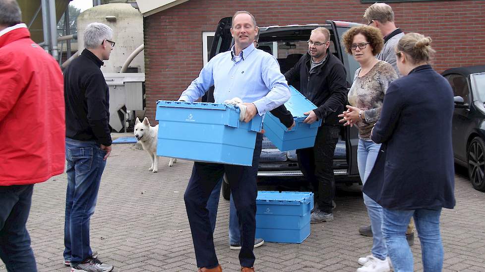 De actie Boenen bij de boeren mag best een succes heten gezien het aantal vrijwilligers dat komt opdraven.