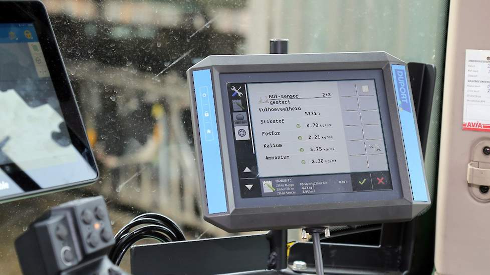 „De meeste boeren zijn verrast over wat er in de mest zit”, stelt de loonwerker. Volgens hem zijn de berekeningen die het NIRS-systeem maakt secuurder dan de berekeningen die in het laboratorium worden gemaakt.