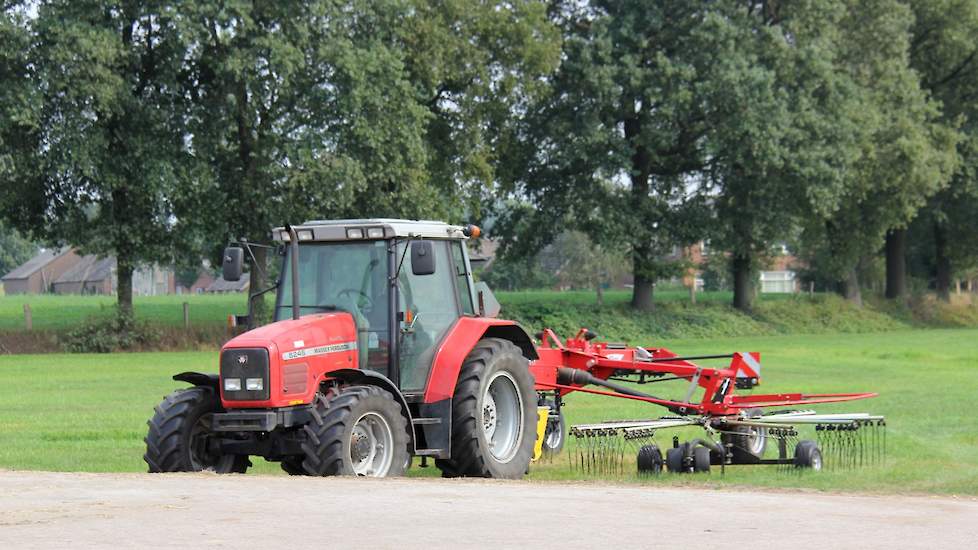 De hark staat weer een tijd zonder werk. Een schudder kwam er sowieso al niet aan te pas, behalve bij de eerste snede.