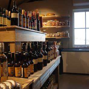 Naast verse producten zijn er ook andere streekproducten te koop in de winkel in Ulft. Er zijn onder meer wijnen en ciders verkrijgbaar.