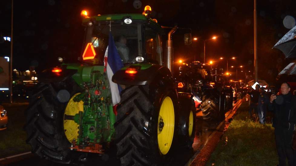 Om 02.00 uur klinkt het startsein en gaan de boeren op pad.