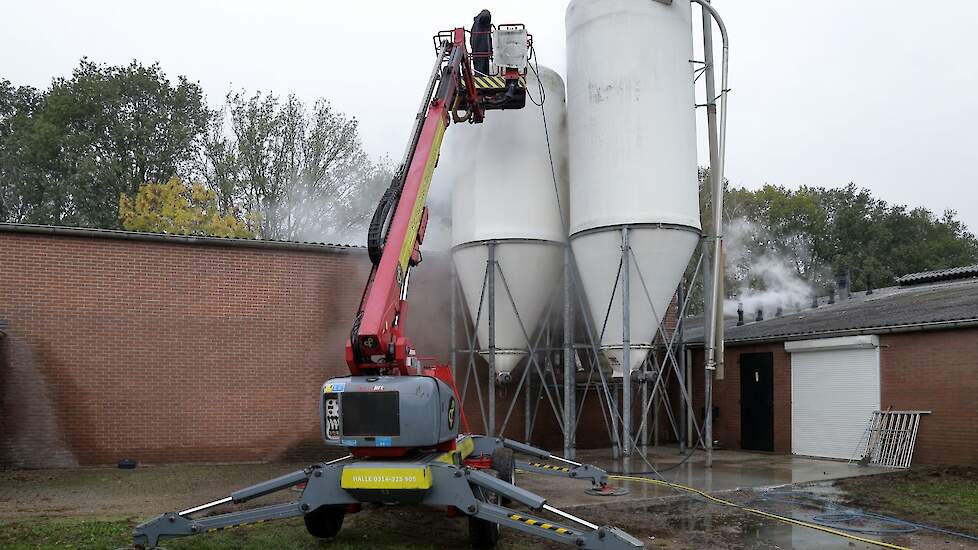 „Op silo’s wordt de kokendheet watertechniek toegepast. Met temperaturen rond het kookpunt worden ook de algen vernietigd. Dit voorkomt dat de worteltjes van de algen zich in de silo kunnen wroeten en daardoor de wand poreus wordt”, vertelt Sander Wijkamp