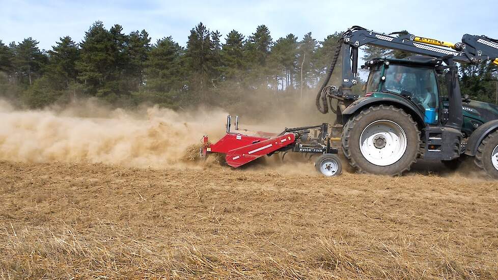 Ondiep onkruid bewerken met de Kvick-Finn schoffelcultivator