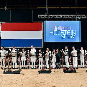 Alle kampioenes van de Holsteinshow en de Young Breeders competitie van een dag eerder op een rij ter afsluiting van twee zeer geslaagde keuringsdagen.