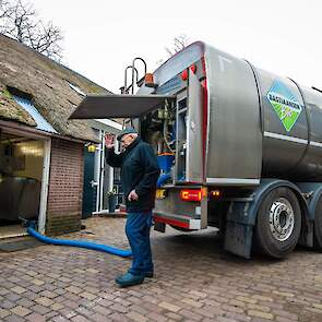 Voor het laatst haalt Mulder Tanktransport melk op bij Harm en Klaasje Bisschop.