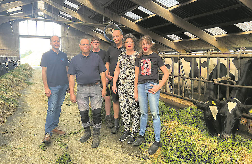 v.l.n.r. Bert Dubbink van Coops Mengvoeders, Bert, Rudie, Ruud, Nancy en Lieke Schennink.